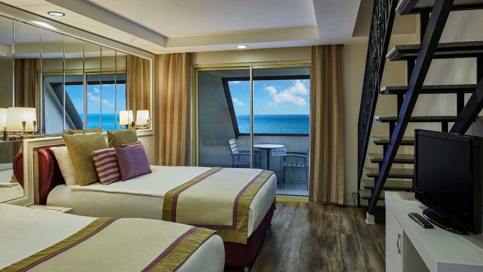 rooms-dublex-family-room