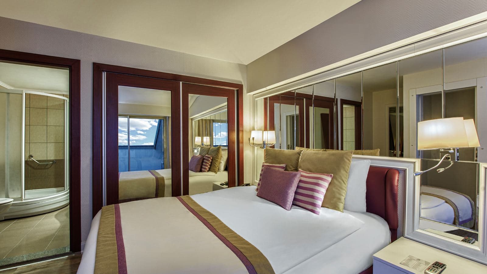 rooms-dublex-family-room