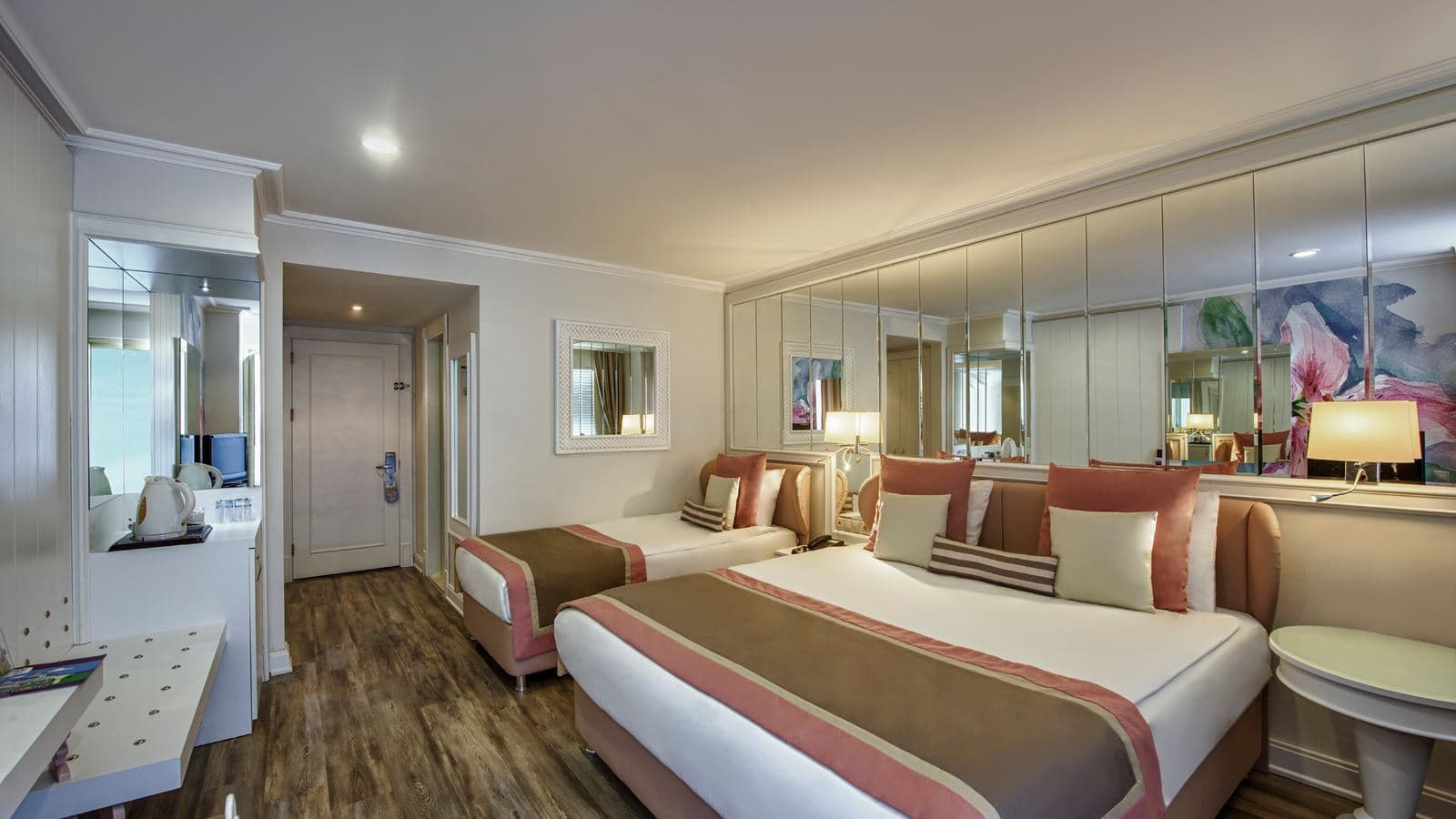 rooms-standart-room-land-view-with-balcony