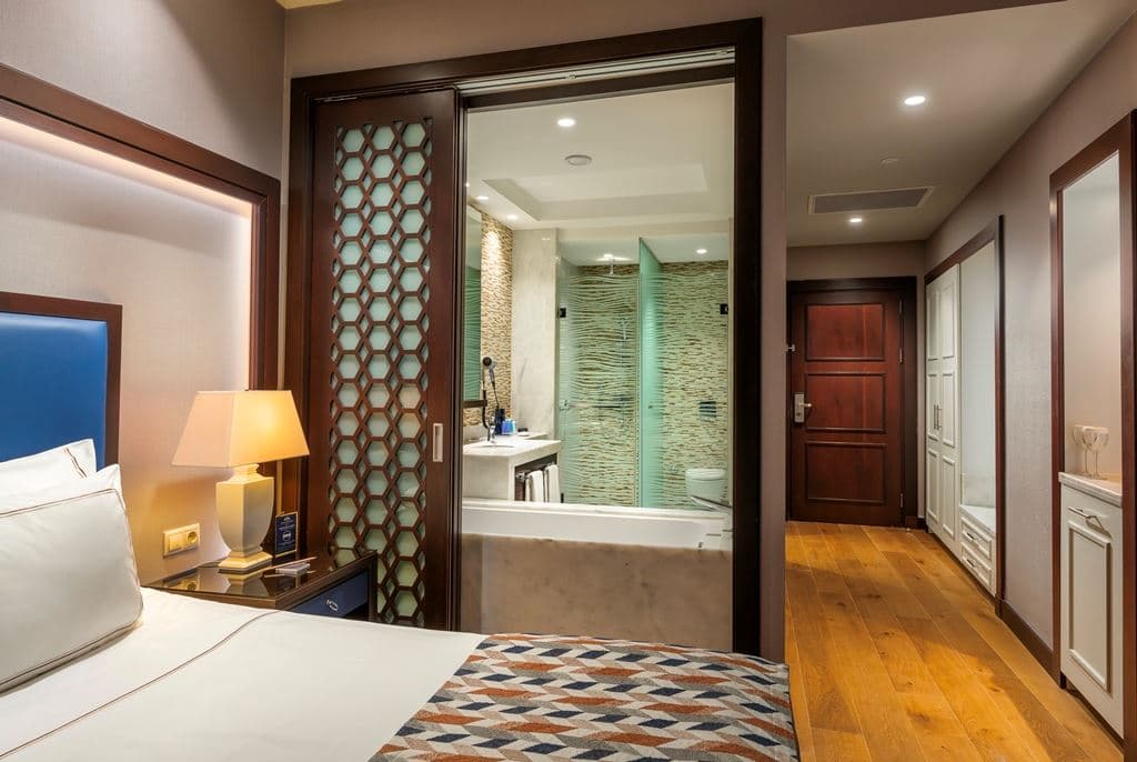 rooms-superior-room