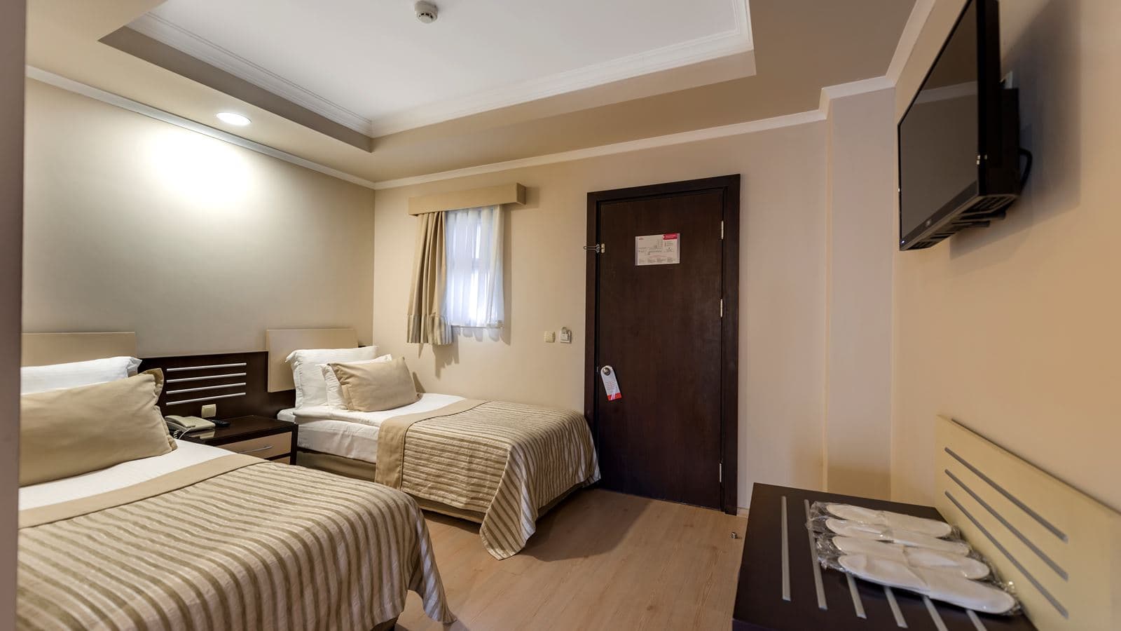 rooms-family-room