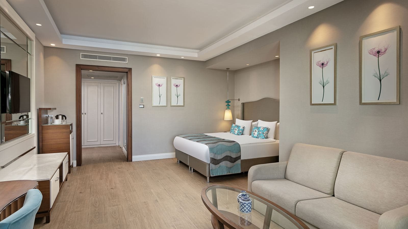 rooms-family-pool-suite-swim-up