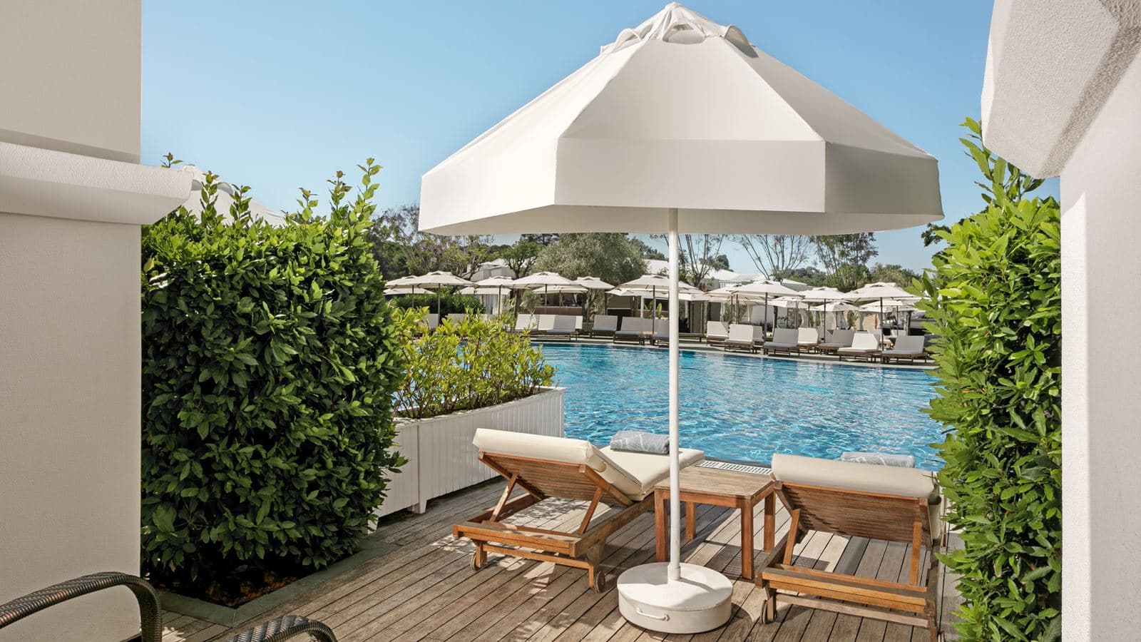 rooms-family-pool-suite-swim-up