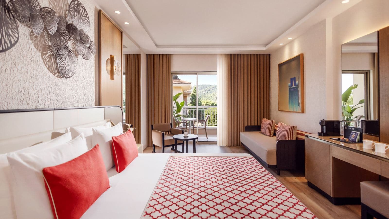 rooms-deluxe--land-view