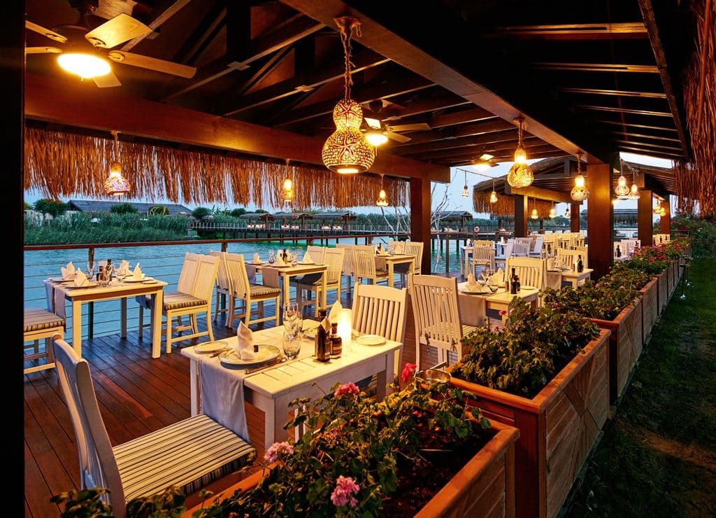 restaurants-river-landing