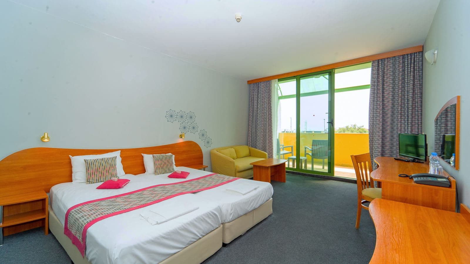 rooms-twin-standard-room