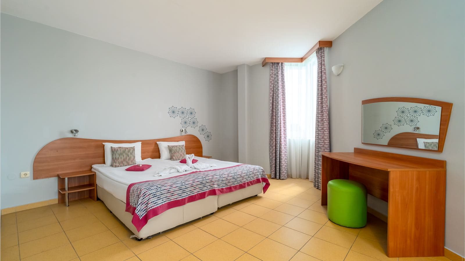 rooms-standard-juniorsuite-balcony-or-terrace