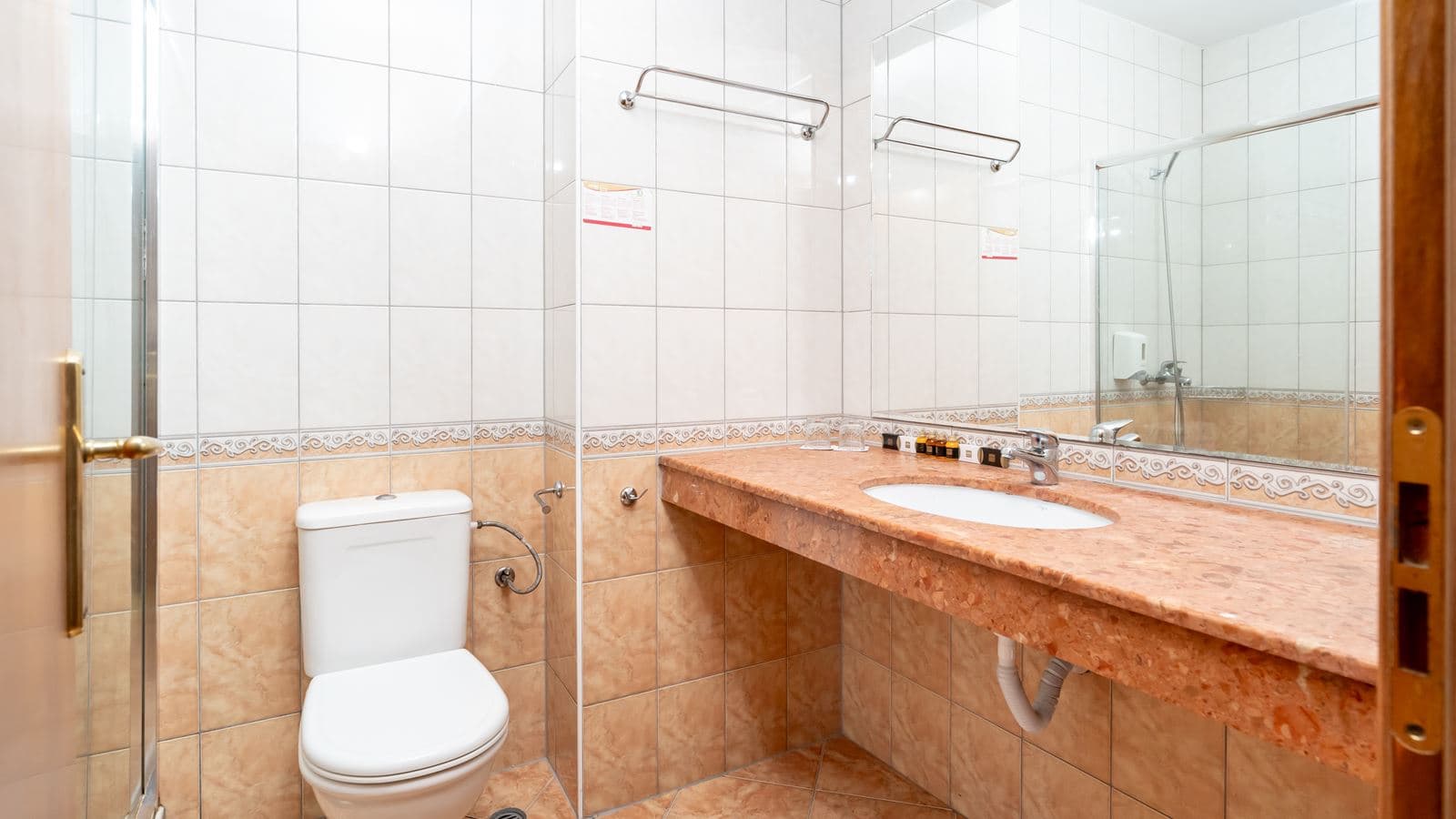 rooms-standard-juniorsuite-balcony-or-terrace