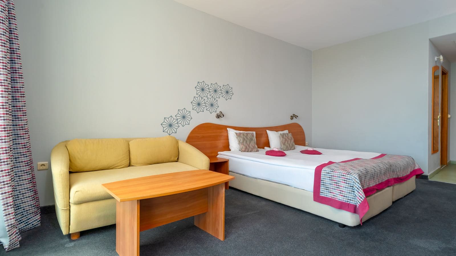 rooms-twin-standard-room