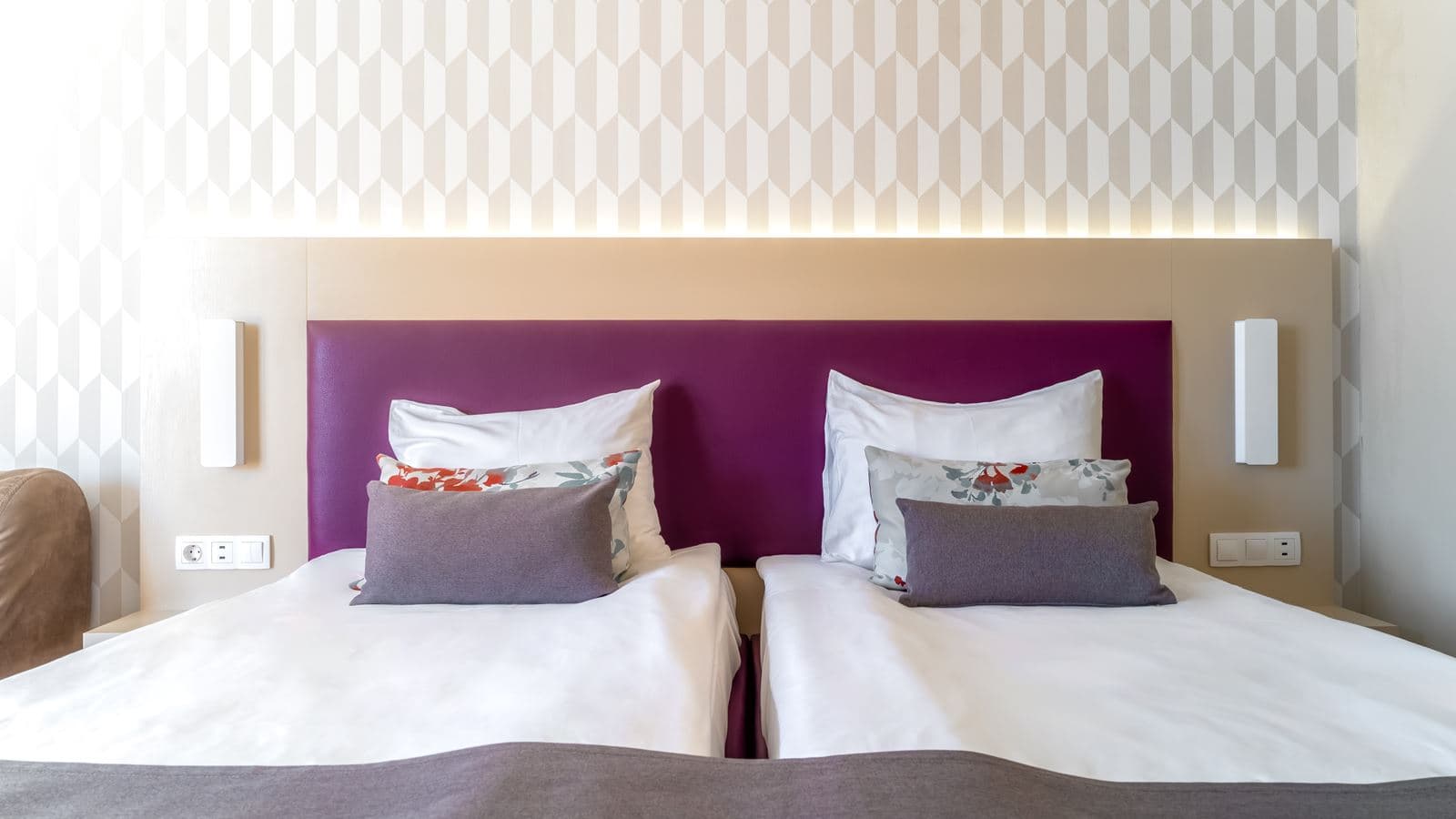 rooms-single-with-child-standard-room-balcony