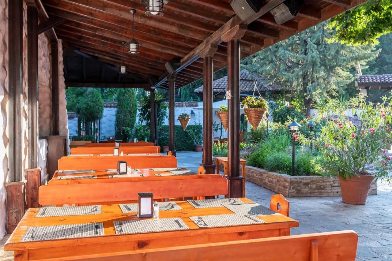 restaurants-restaurants