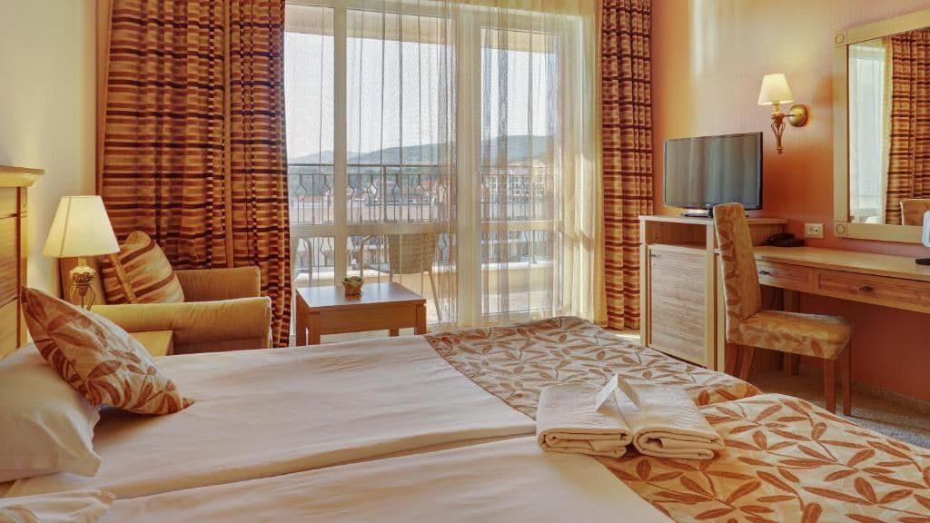 rooms-double-high-room