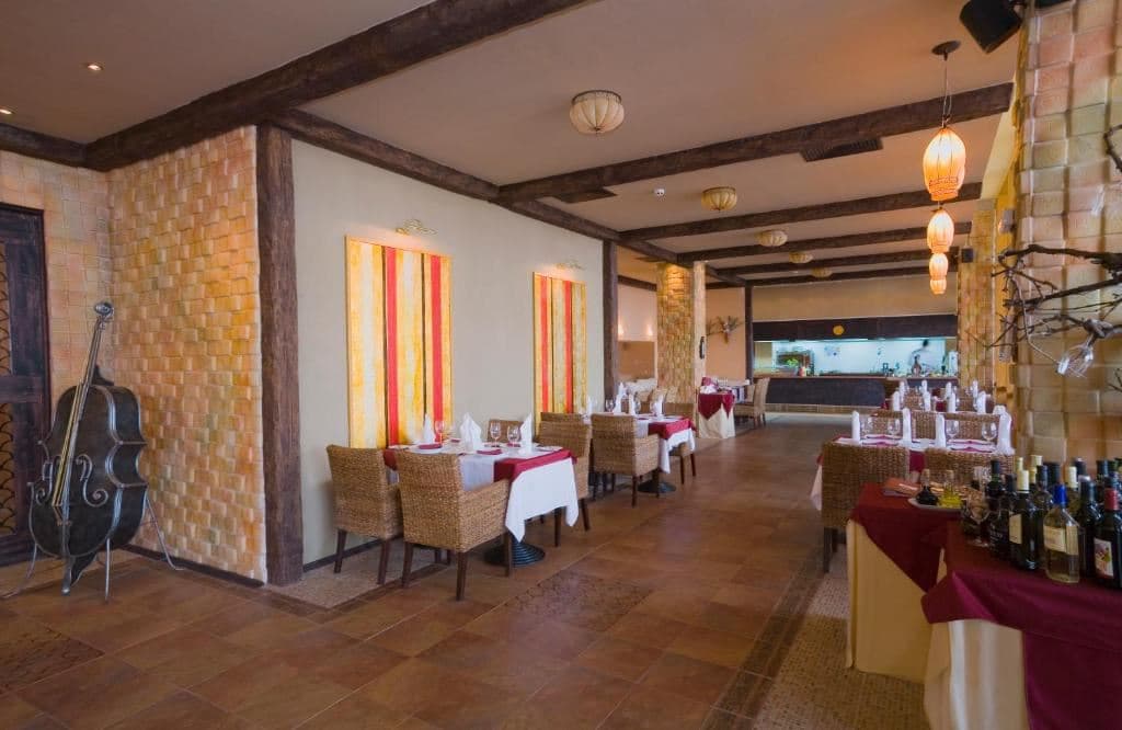 restaurants-restaurants