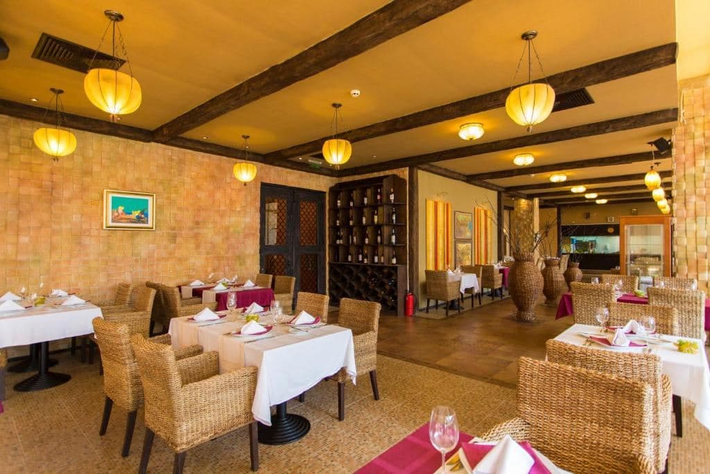 restaurants-restaurants