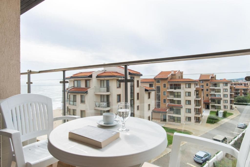 rooms-2-bedroom-standard-apartment-mountainview