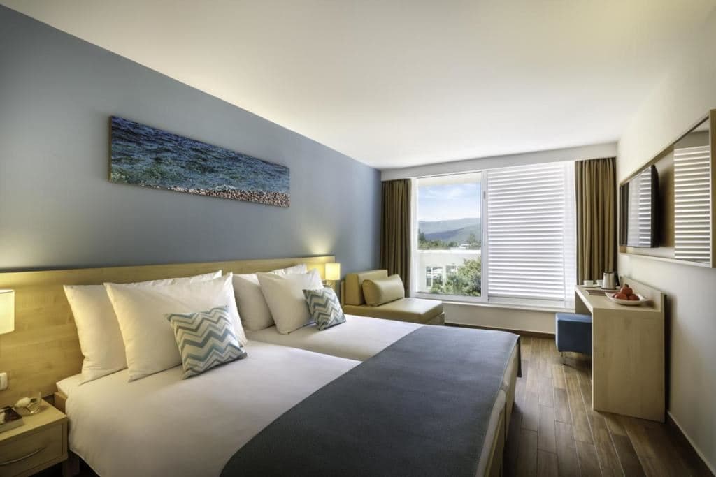 rooms-triple-classic-room