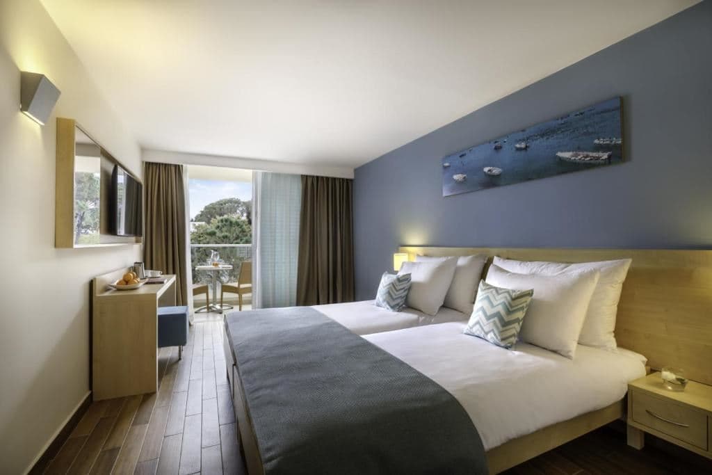rooms-double-superior-room-balcony