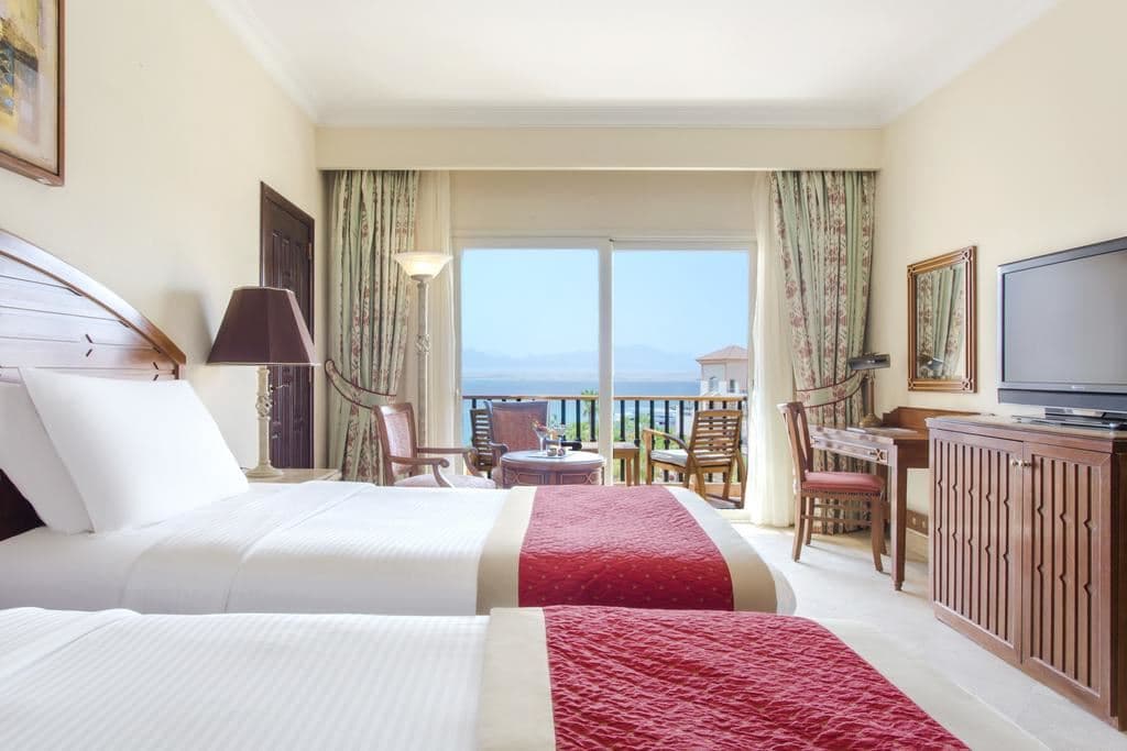 rooms-deluxe-suite