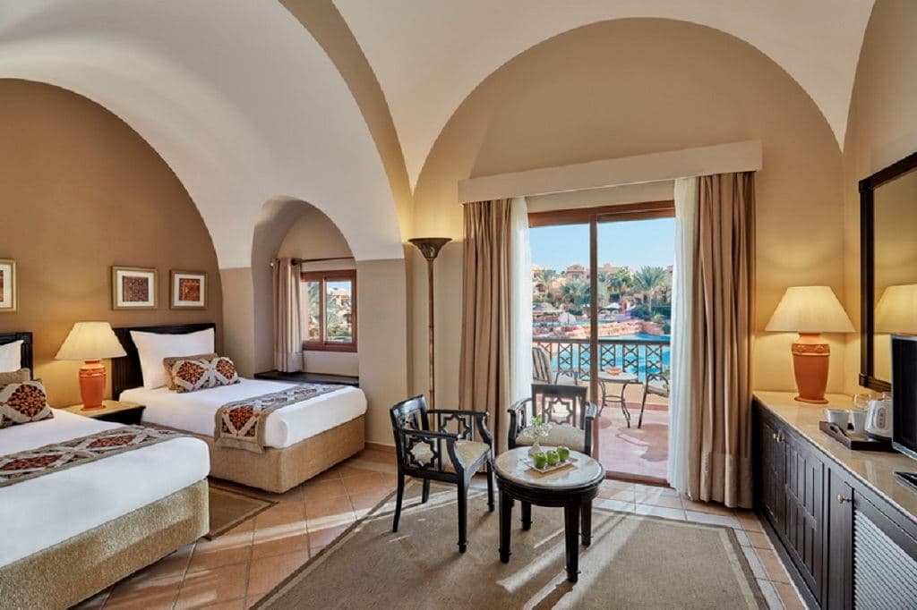 rooms-superior-room