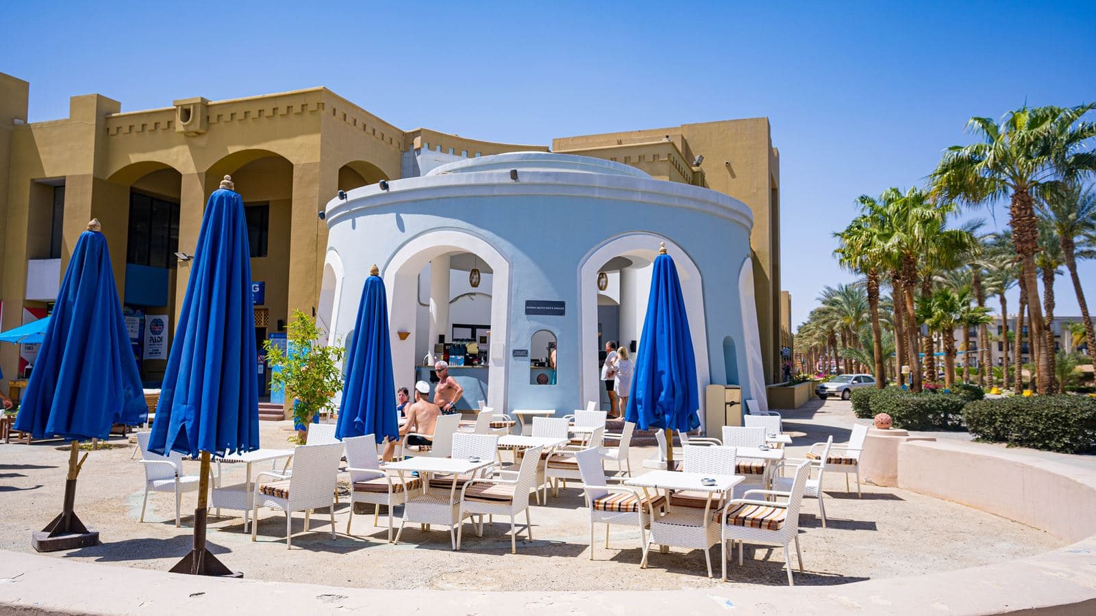 restaurants-marina-beach-bar
