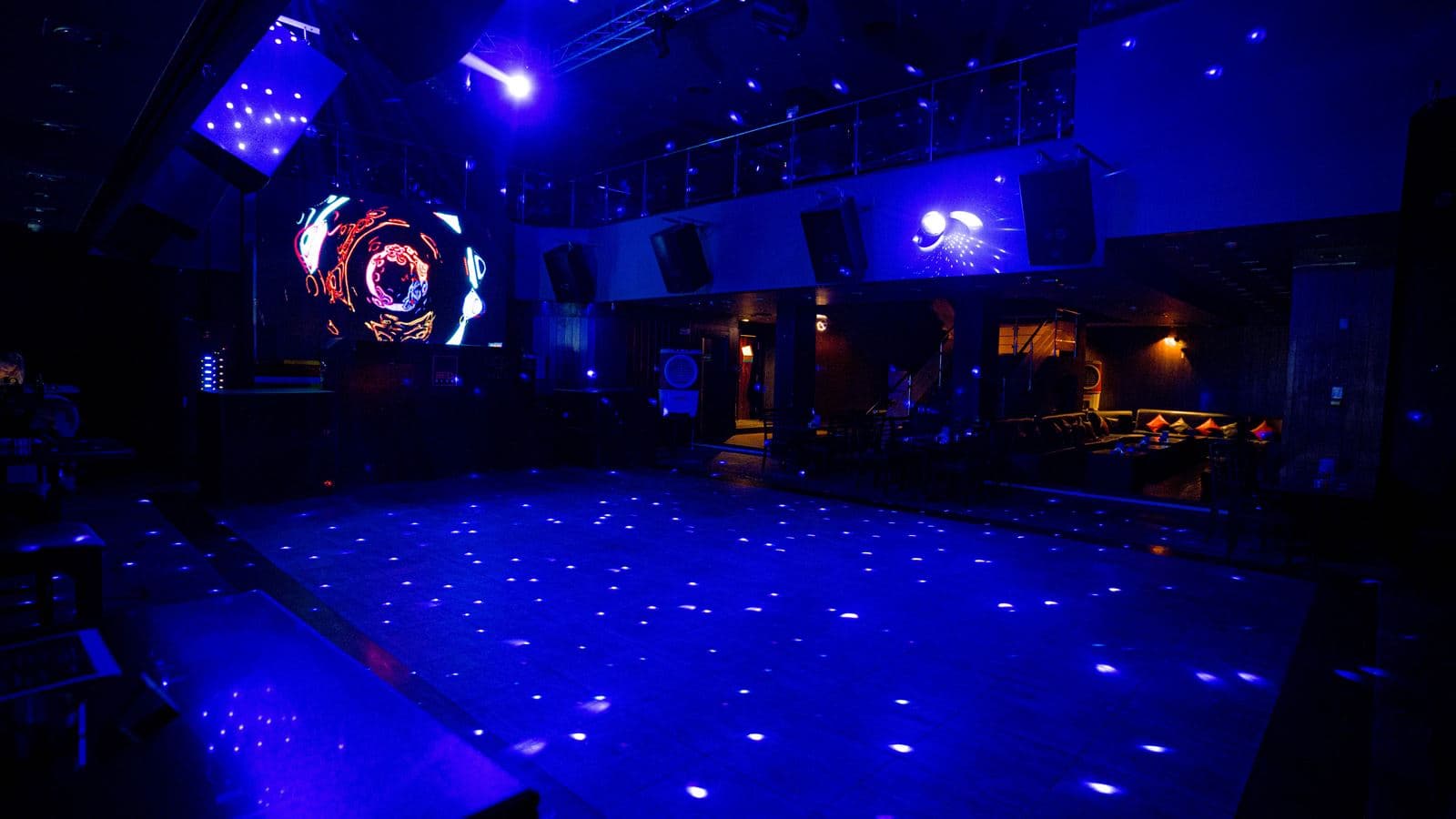 bars-red-club