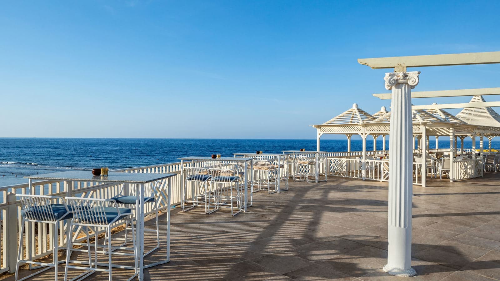 bars-white-bar-jetty