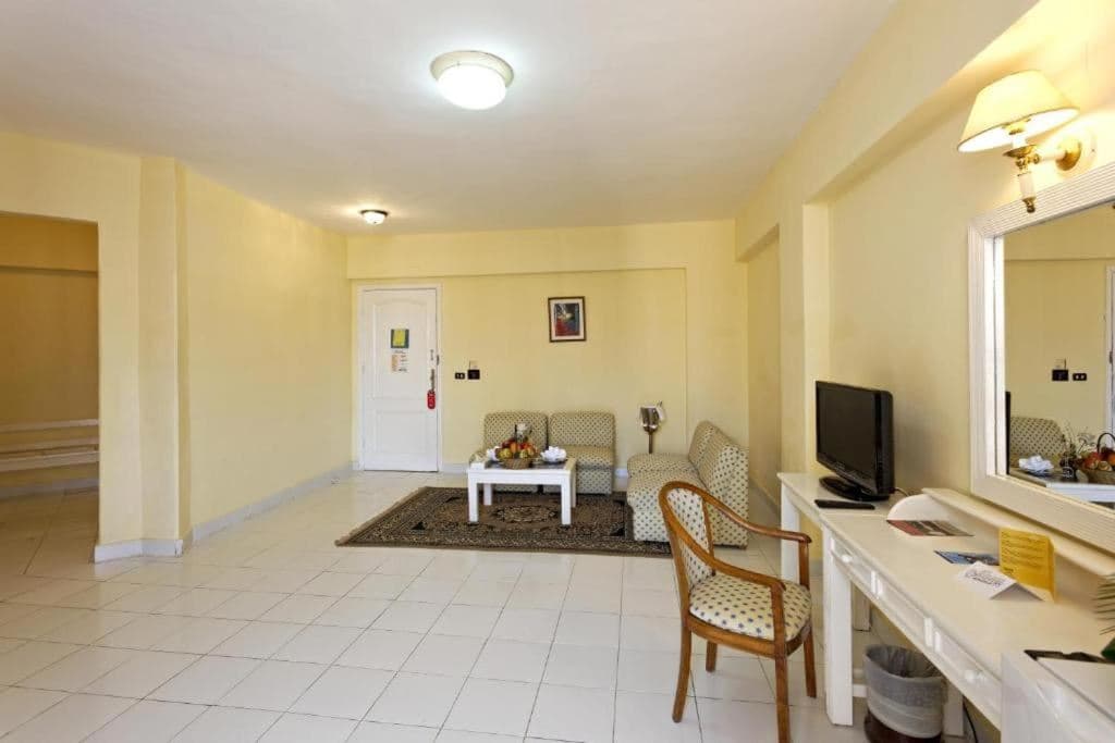 rooms-family-room