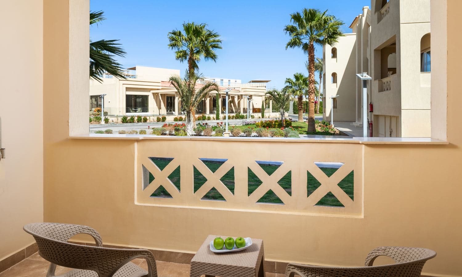 rooms-standard-room-garden-view