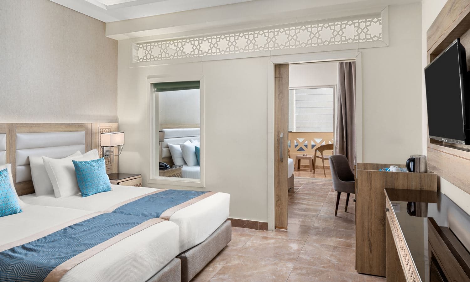 rooms-family-room-garden-view