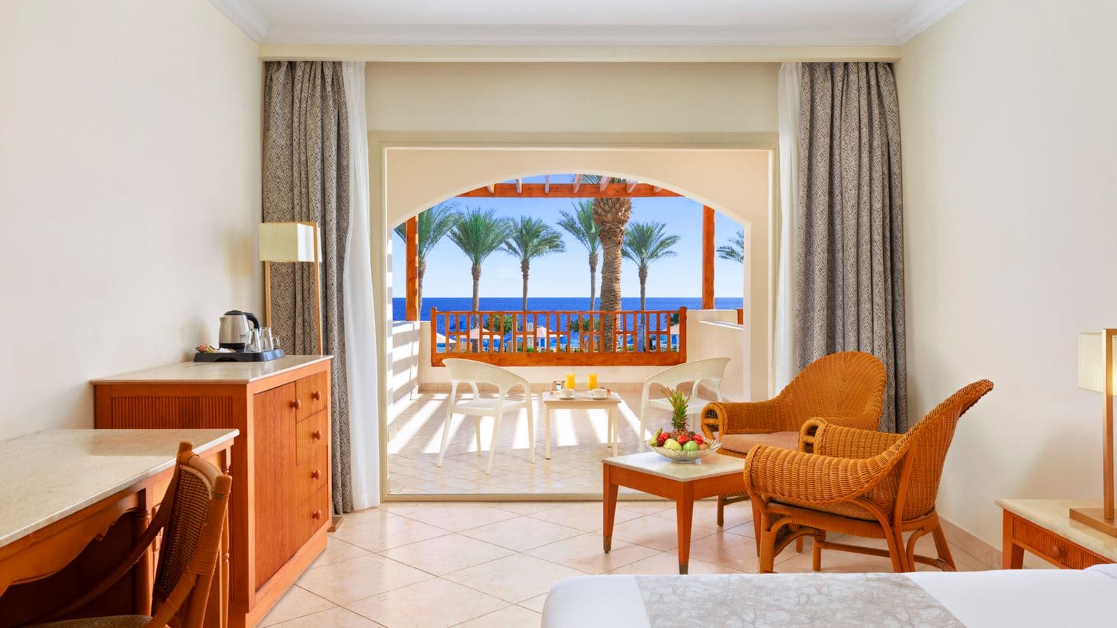 rooms-deluxe--sea-view