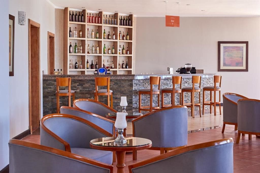 bars-barracuda-bar