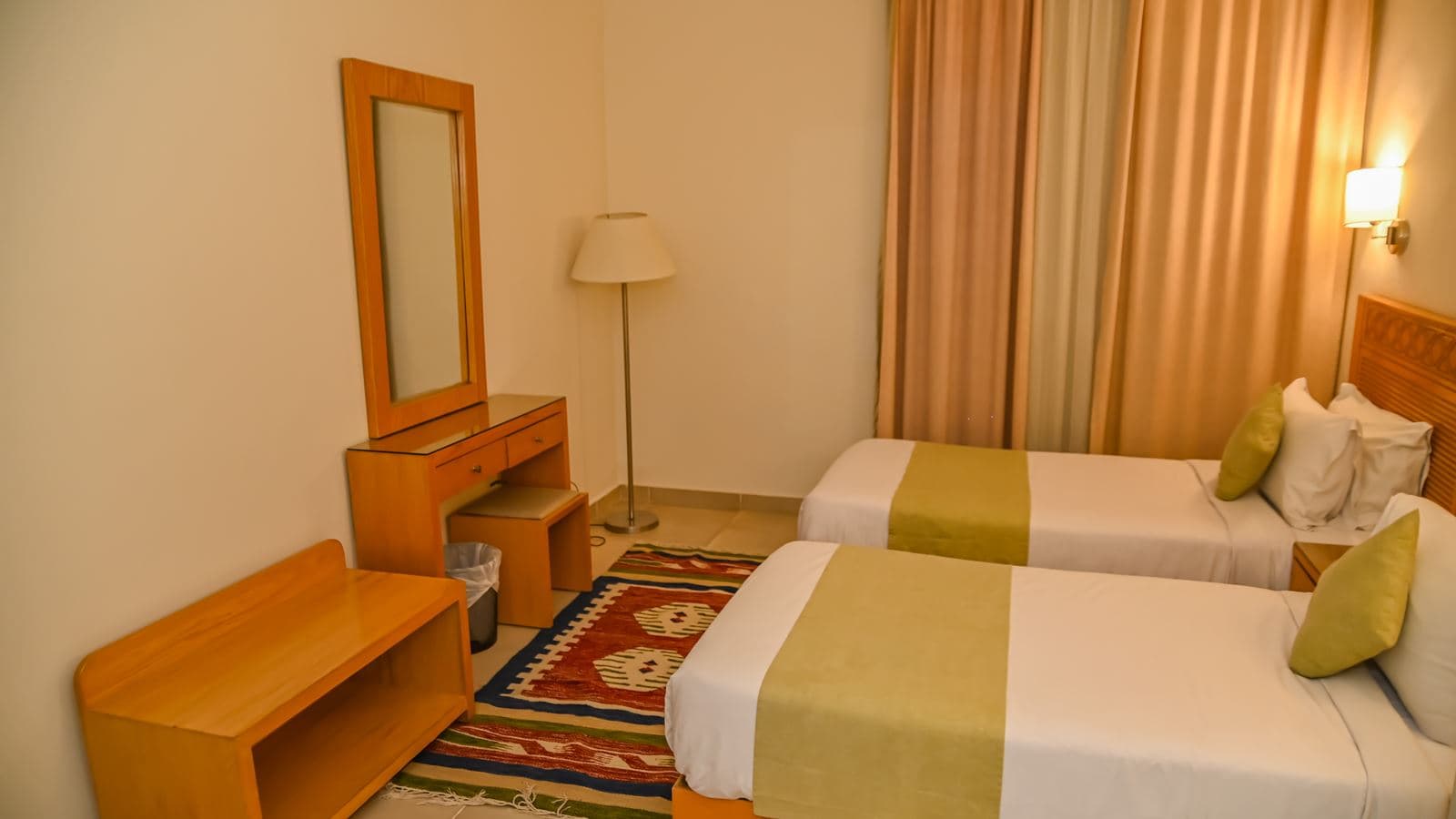 rooms-standard-room