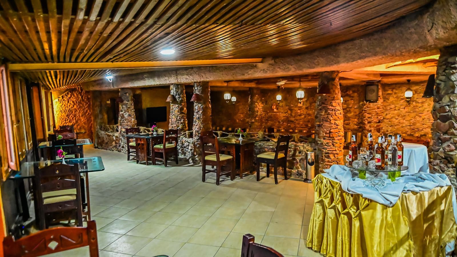 bars-cave-cafe