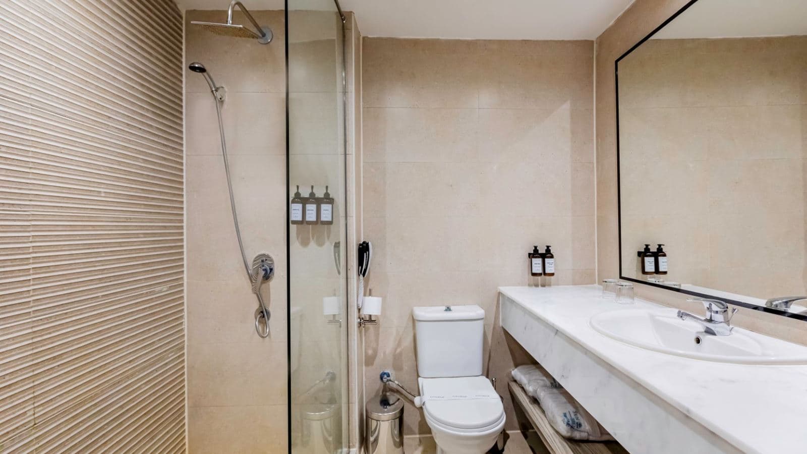 rooms-triple-room