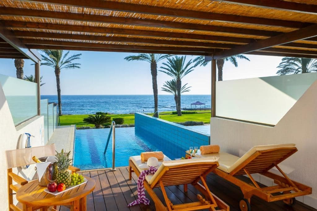 rooms-elite-junior-suite-front-sea-view-with-private-pool