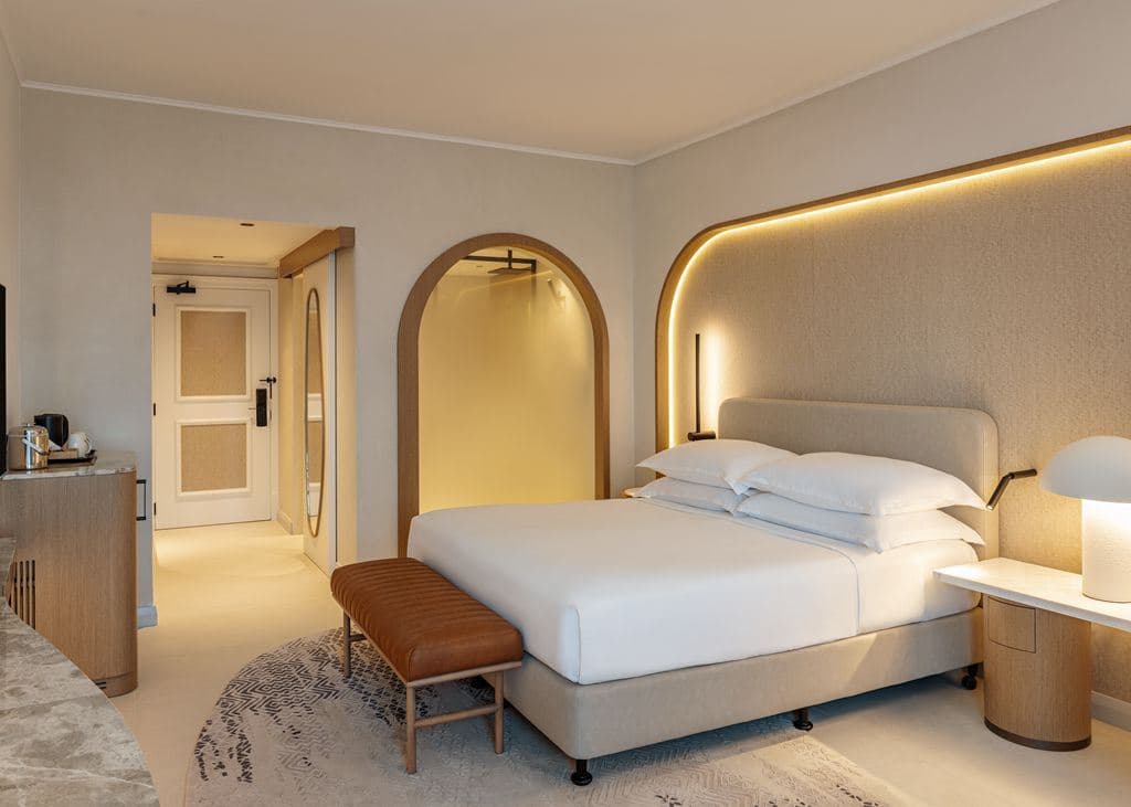 rooms-family-room-sea-view