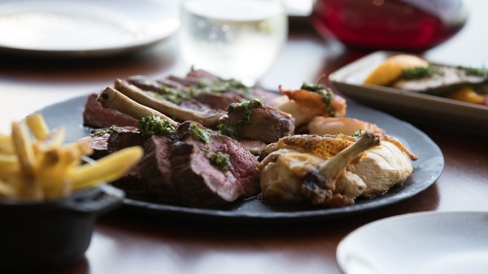 restaurants-la-parrilla