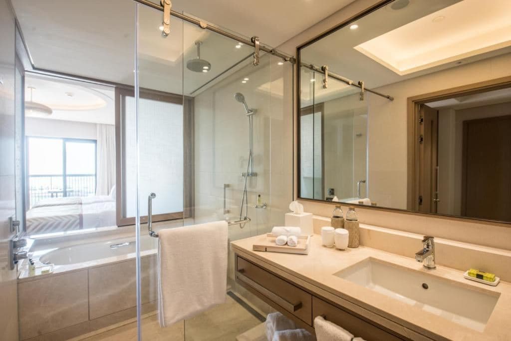 rooms-deluxe-ocean-view-room
