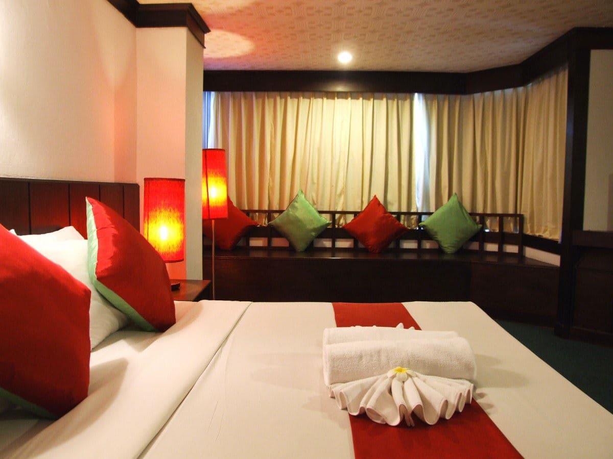 rooms-superior-room