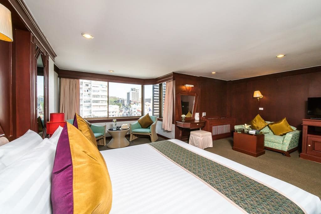rooms-deluxe-room
