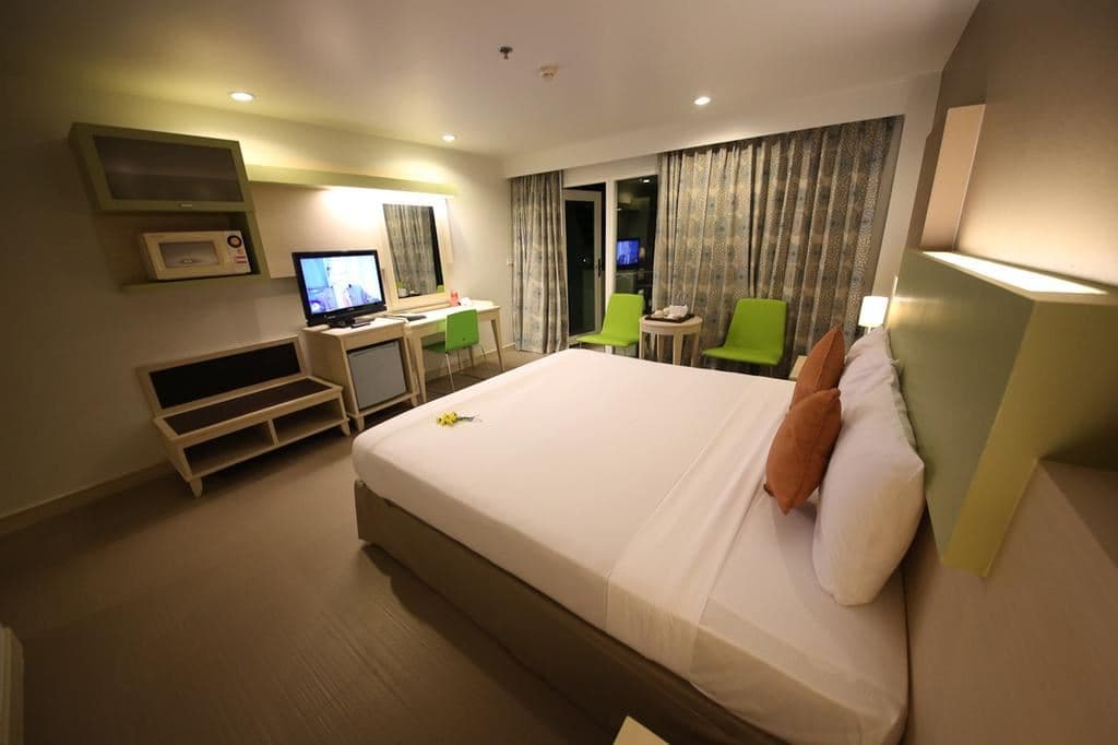 rooms-deluxe-room