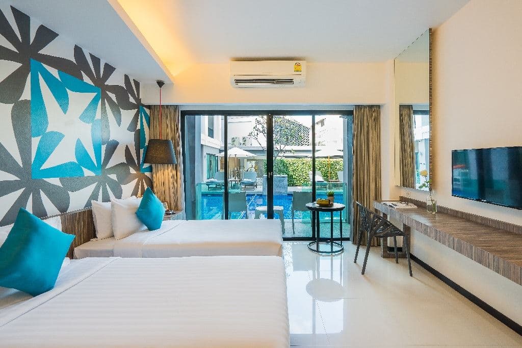 rooms-deluxe-pool-access