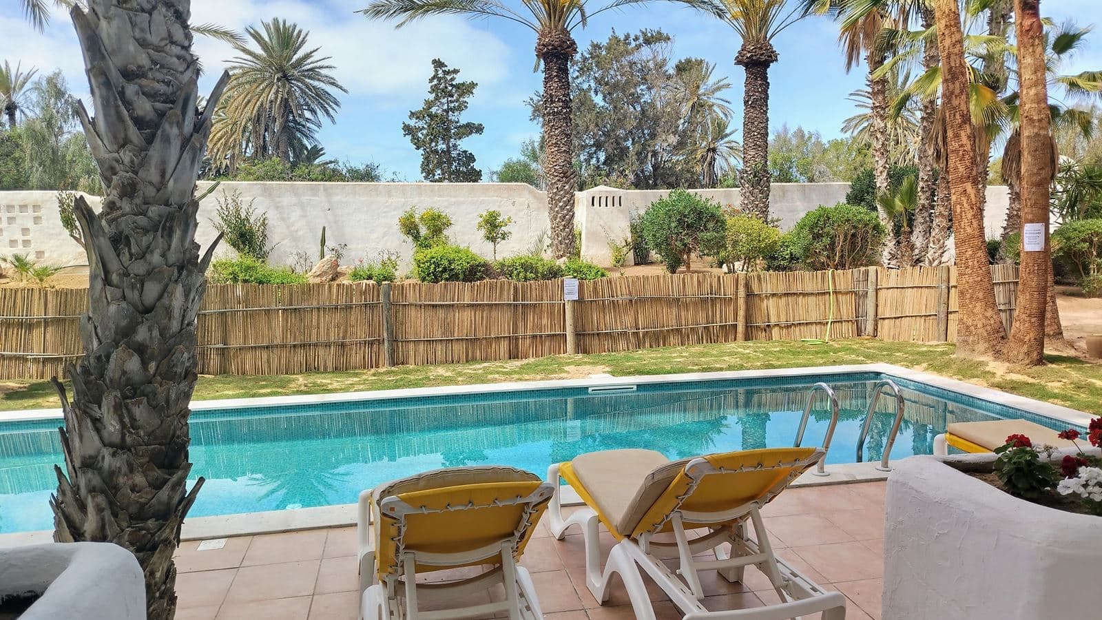 rooms-swim-up-room