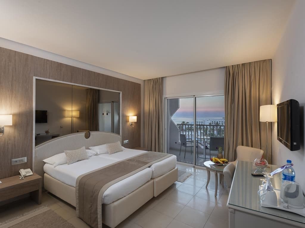 rooms-room-superior-sea-view