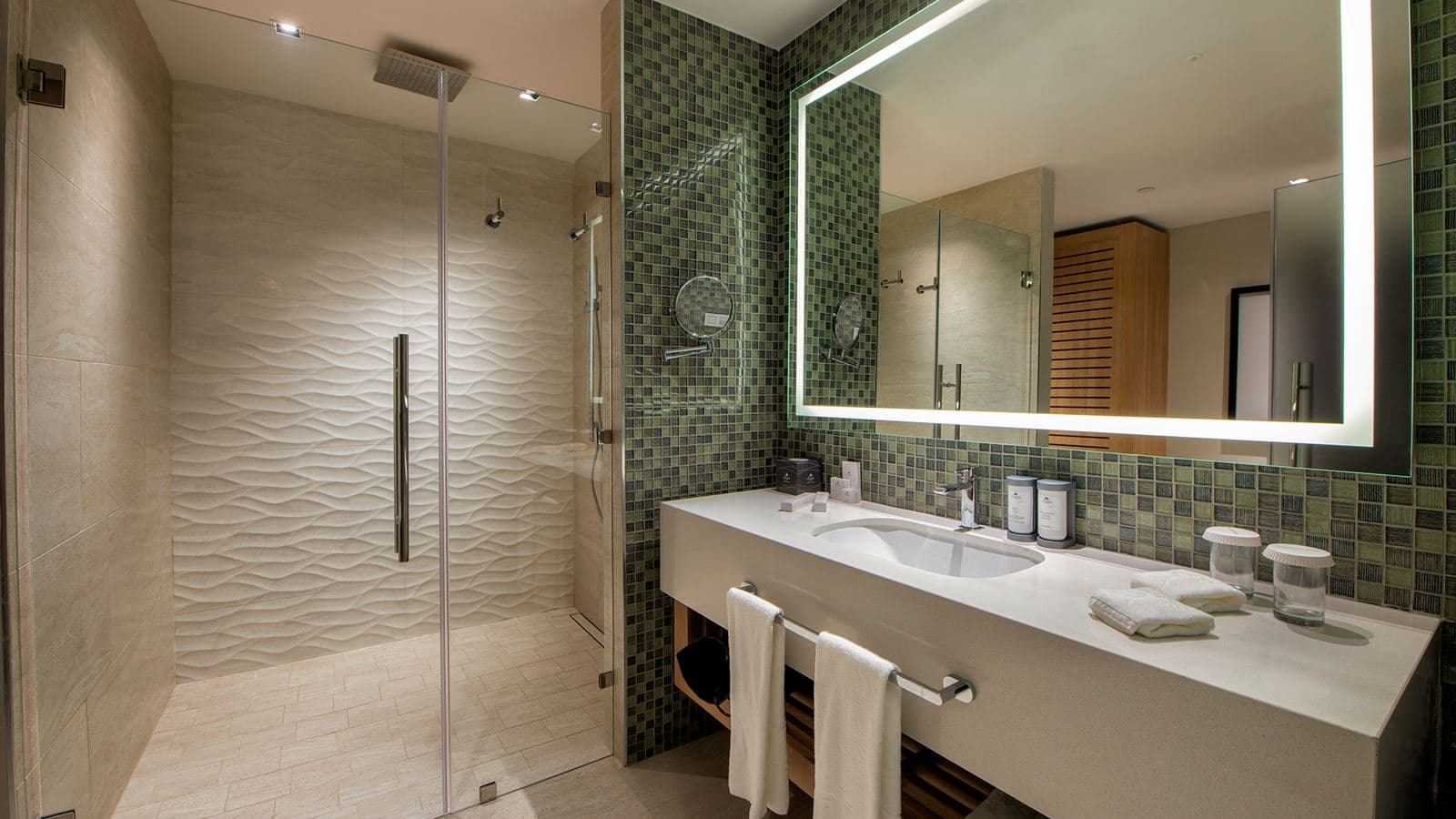 rooms-resort-king--ocean-view-junior-suite