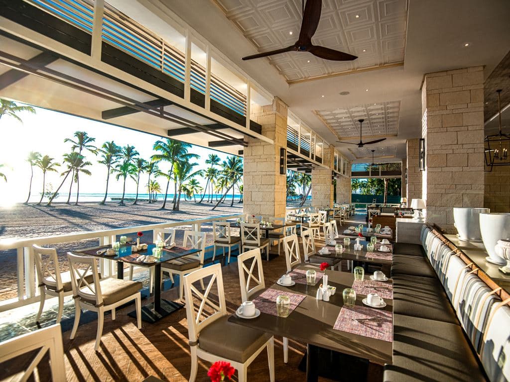 restaurants-shutters-beachside
