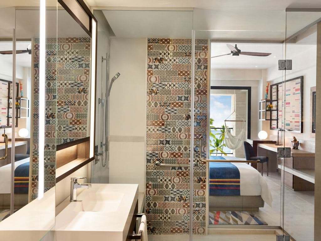 rooms-club-ocean-front-junior-suite