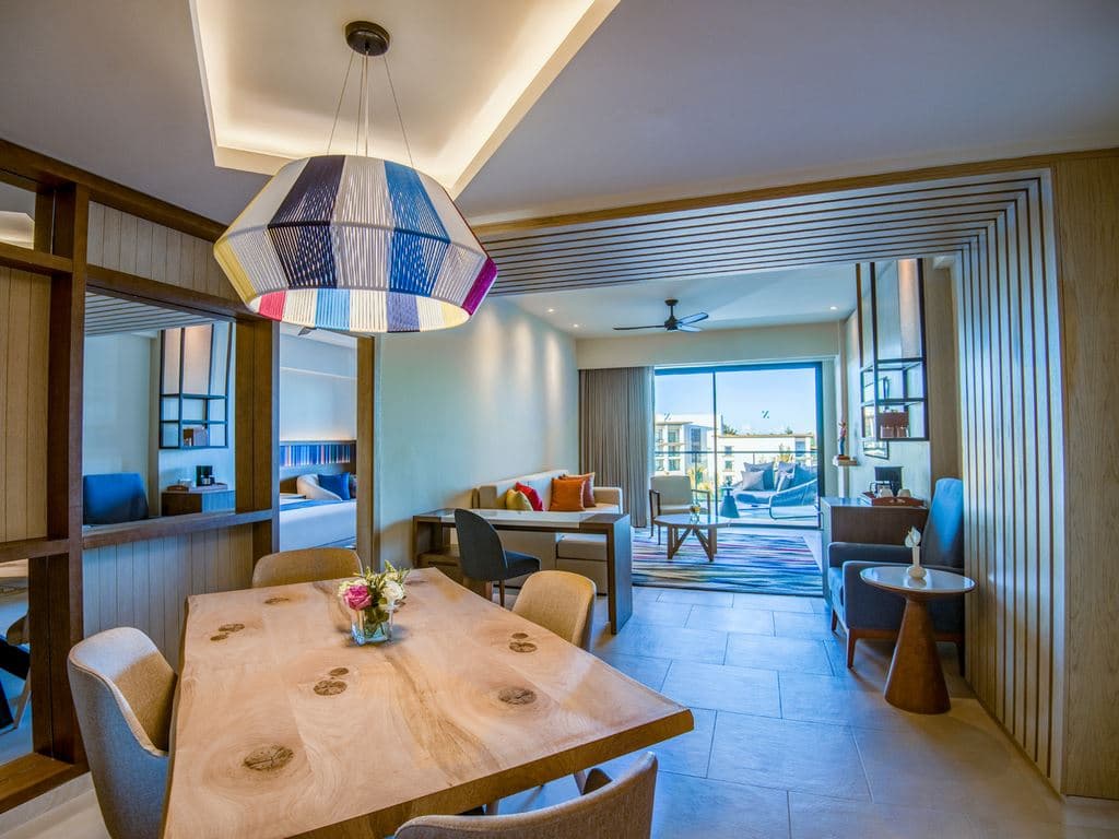 rooms-club-ocean-view-one-bedroom-master-suite