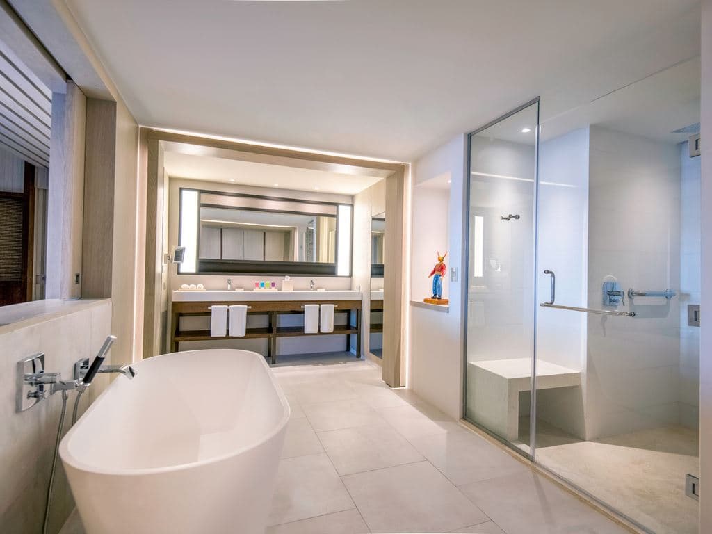 rooms-club-ocean-view-one-bedroom-grand-master-suite