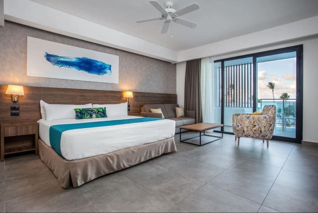 rooms-premium-suite-outdoor-jacuzz